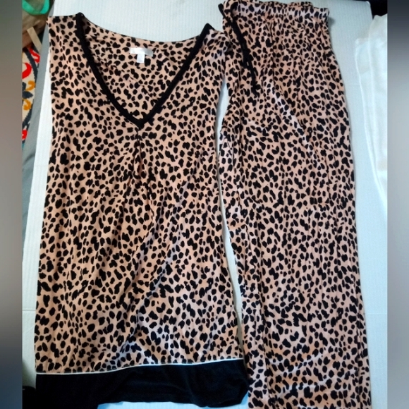 Secret treasures 2 piece women's sleepwear - Picture 2 of 8